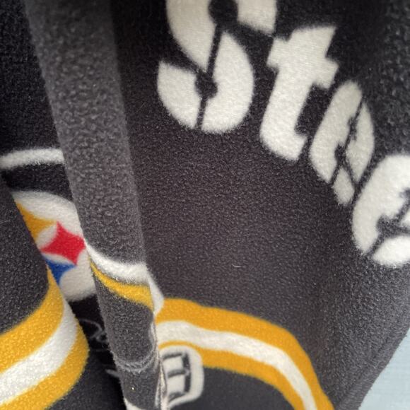 NFL Pittsburgh Steelers The Snuggler Blanket Adult Size Steelers Logo Helmets - Picture 7 of 8